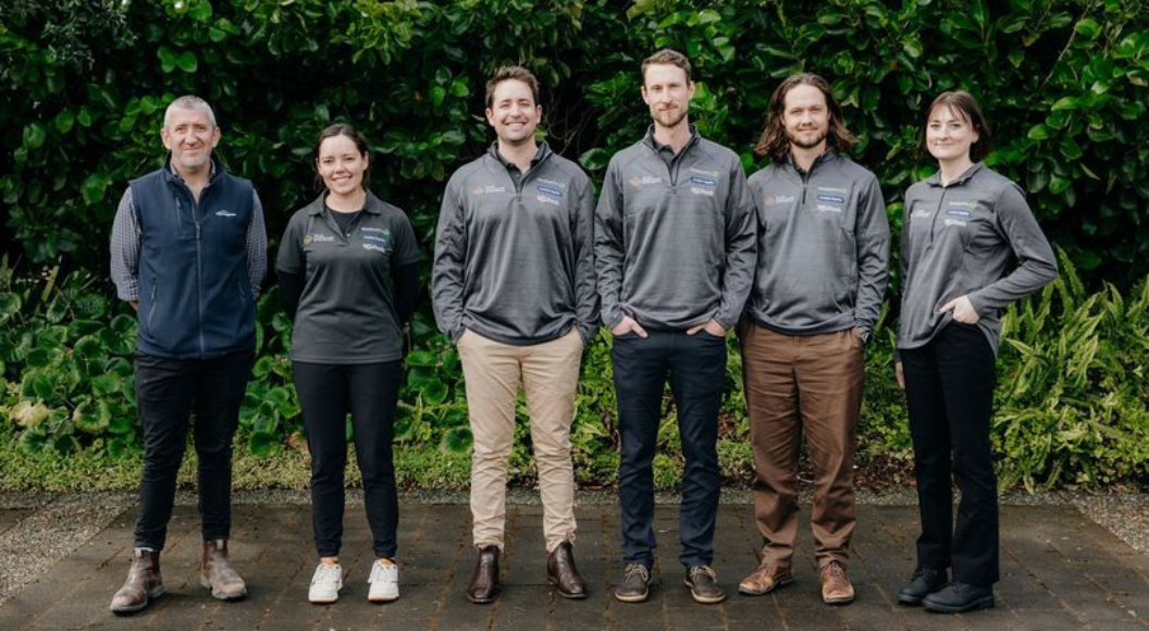 Darren O'shea, ASM for Fruitfed Supplies with the five Young Horticulturist of the Year finalists; Craig Scott of Hamilton (New Arborist), Kyla Mathewson of Dunedin (Young Amenity Horticulturist), Tai Nelson of Kumeu (Young Viticulturist), Taylor Leabourn of Pukekohe (Young Grower), and Anna England of Christchurch (Young Plant Producer).  